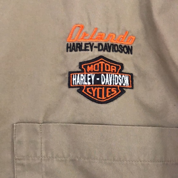 Men’s Harley Davidson embroidered button down shirt in khaki. Size M 15-15 1/2 - Picture 3 of 5